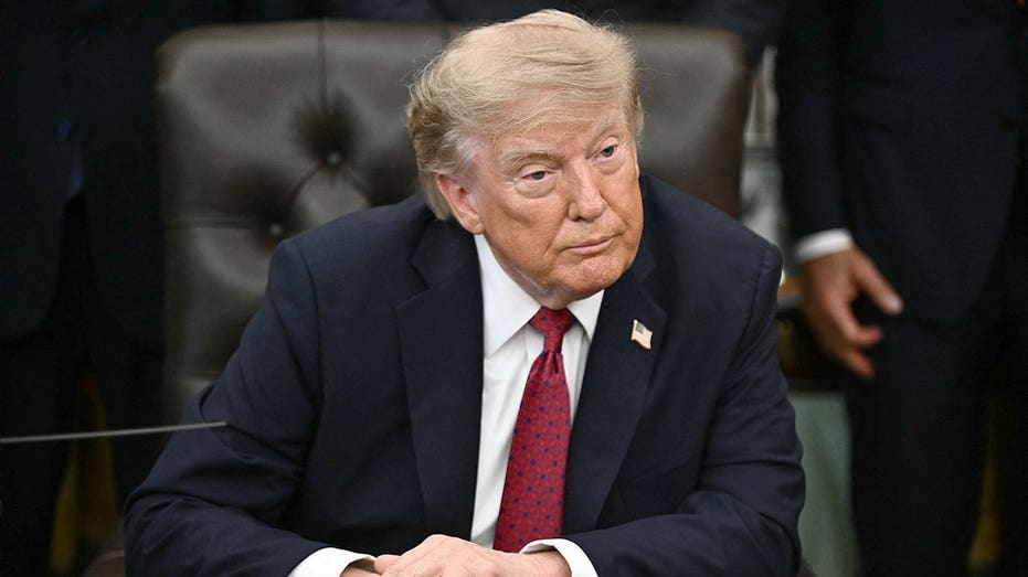 Image default
